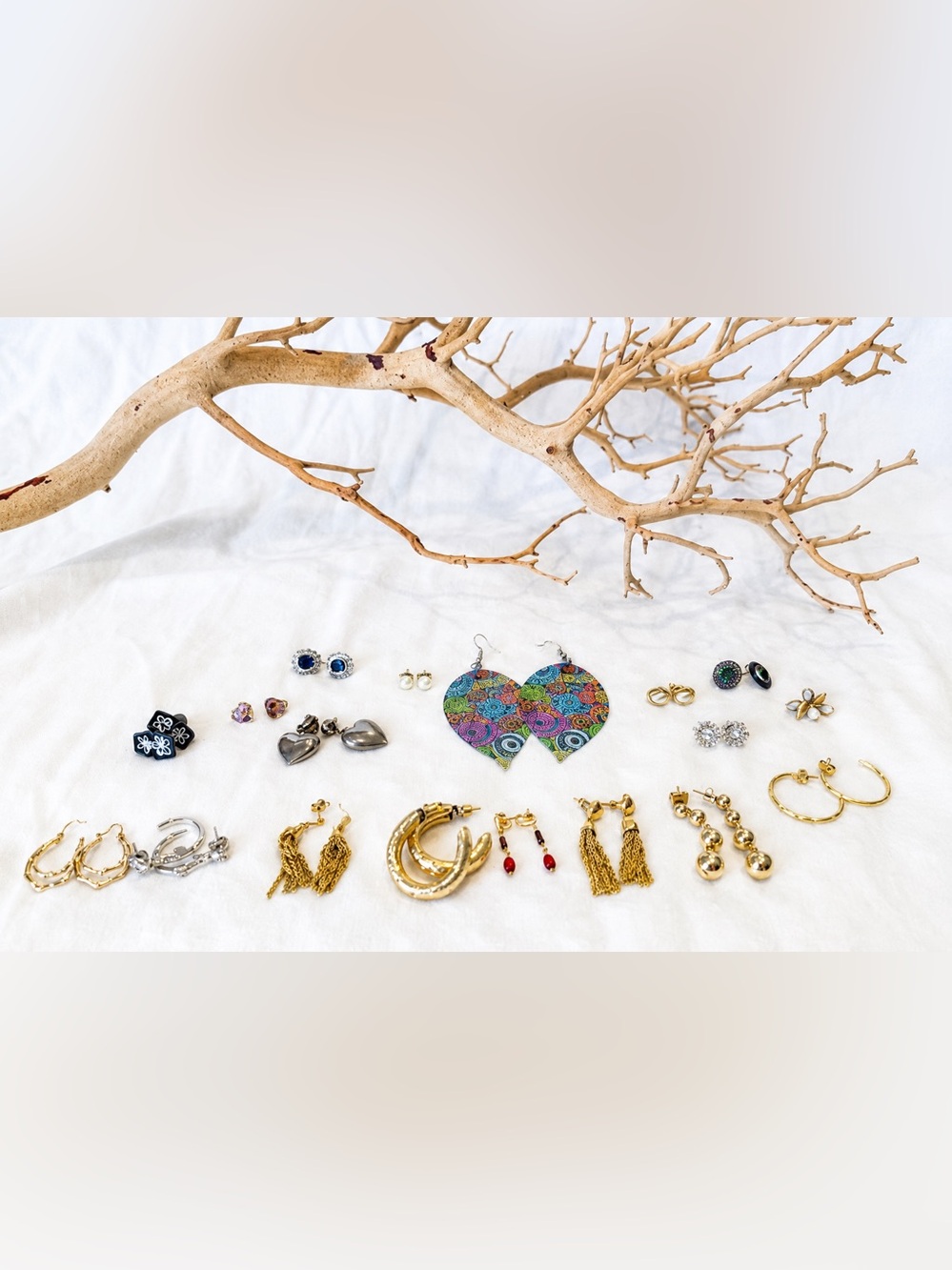 Vintage Earrings 16 Pairs Gold Hoop Dangle Stud Boho Statement Mixed Bundle Chic